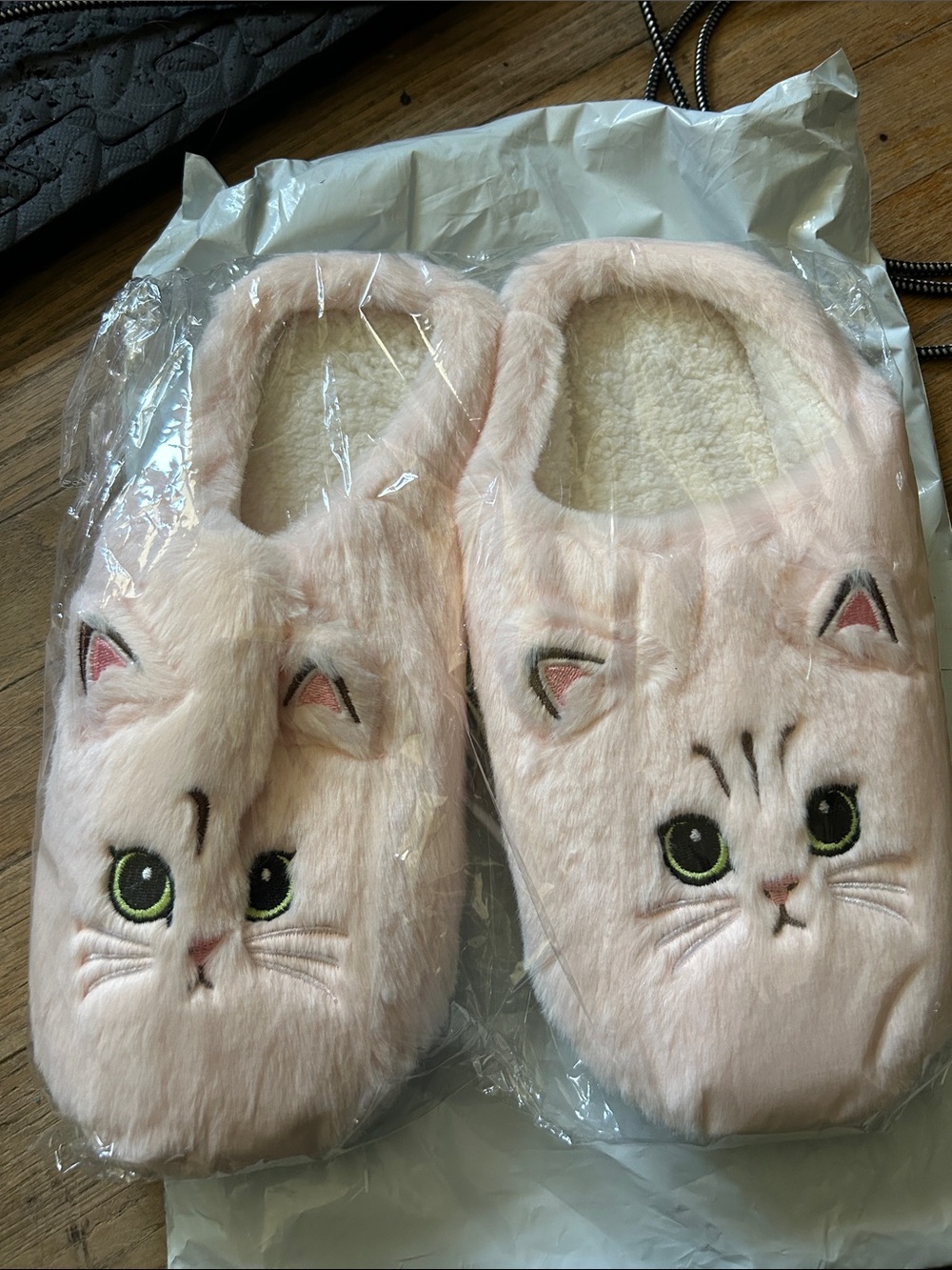 Kitty slippers 10